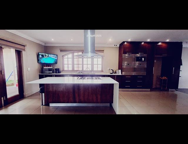 5 BEDROOM FREESTANDING FOR SALE IN FERNCLIFFE